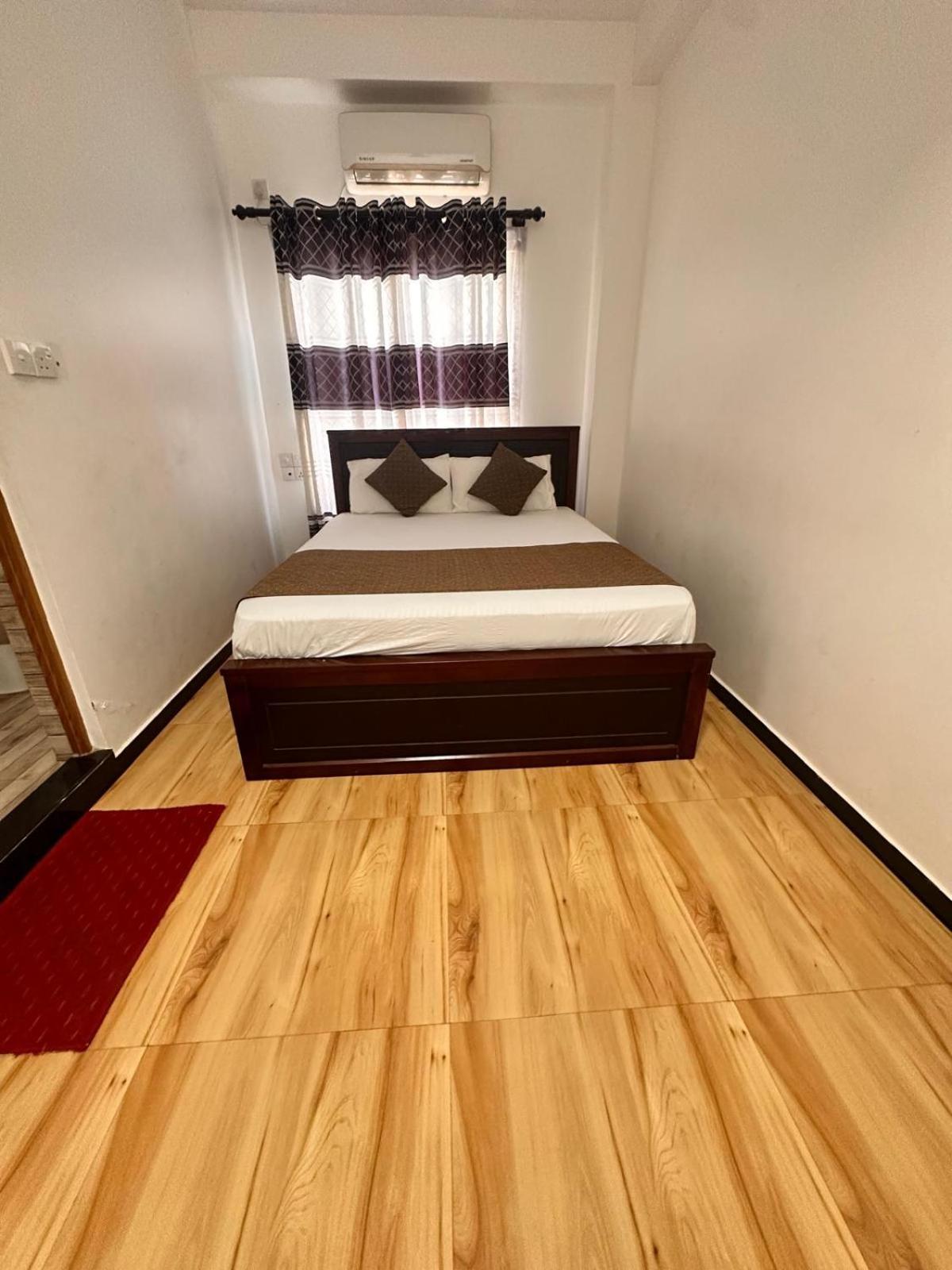 Holiday Villa Тринкомали Экстерьер фото