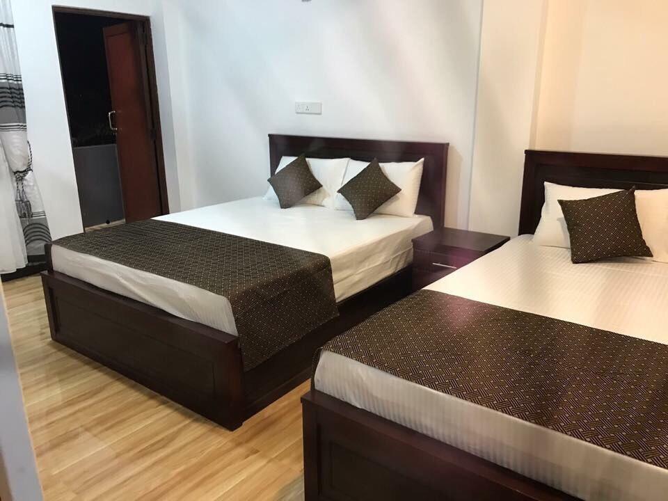 Holiday Villa Тринкомали Экстерьер фото